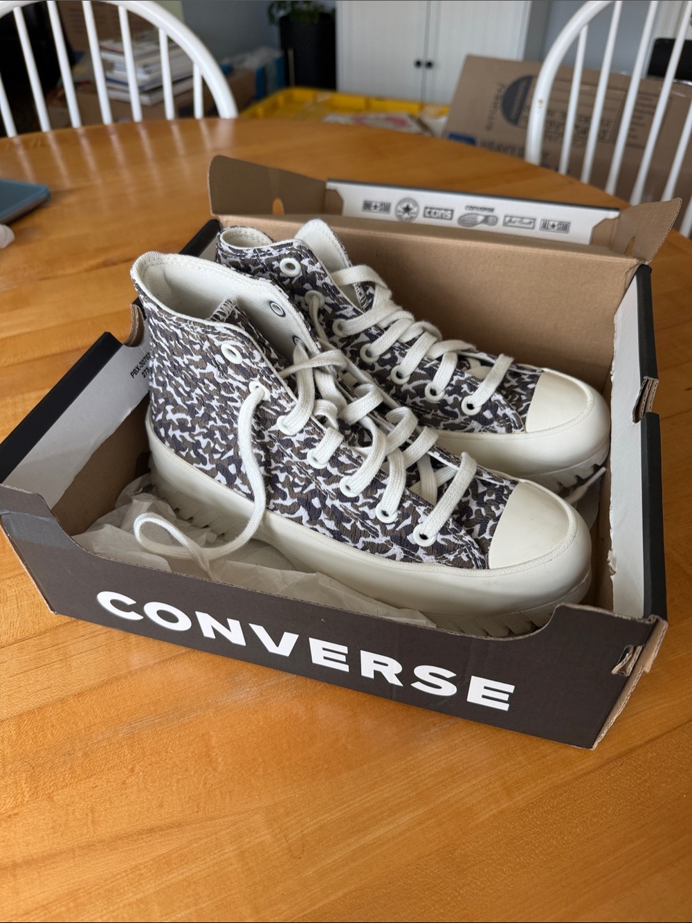 Patterened high-top Converse